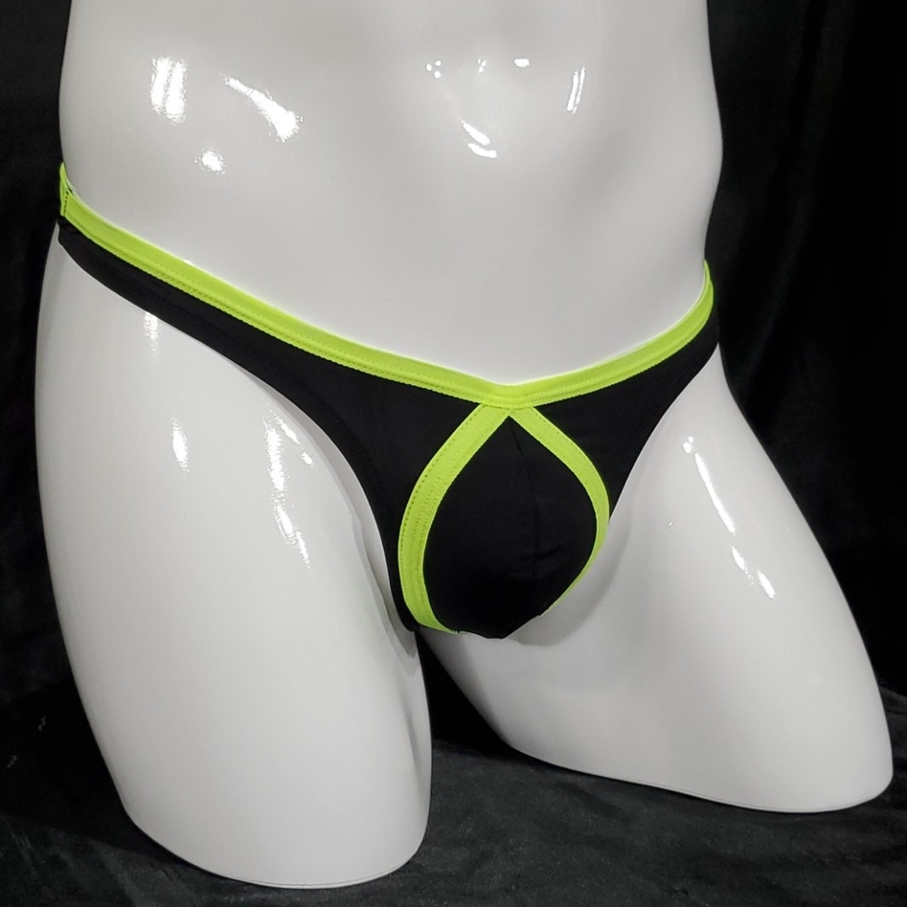 M/L Men's Black Thong